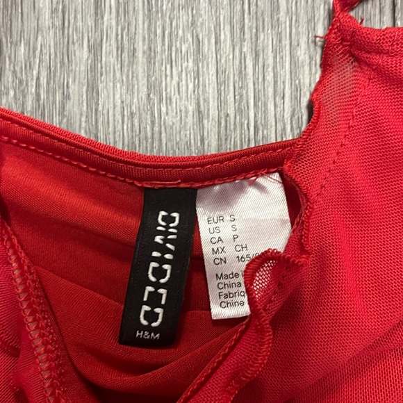 H&M RED SHORT, BODY CON FITTED DRESS - Picture 3 of 3